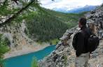 Chegando ao Lake Agnes, durante caminhada na região do Lake Louise, em Alberta, no Canadá